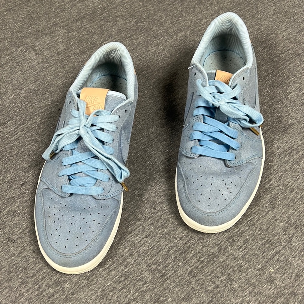 Air Jordan 1 Low, Size 9